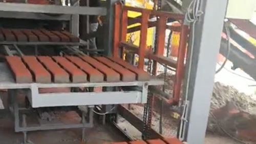 靜壓磚機(jī)制作彩磚