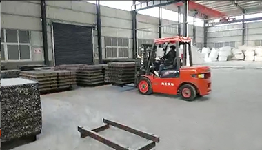 靜壓磚機(jī)固廢制磚