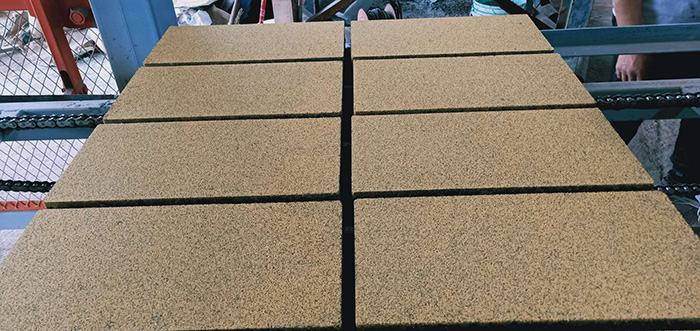 PC磚生產-PC磚機